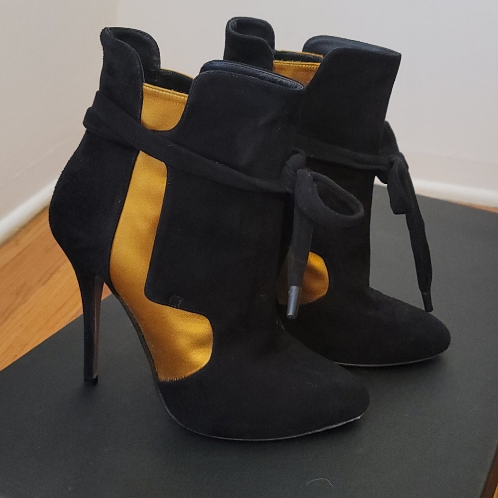 Vionnet black and yellow suede booties 39/8.5